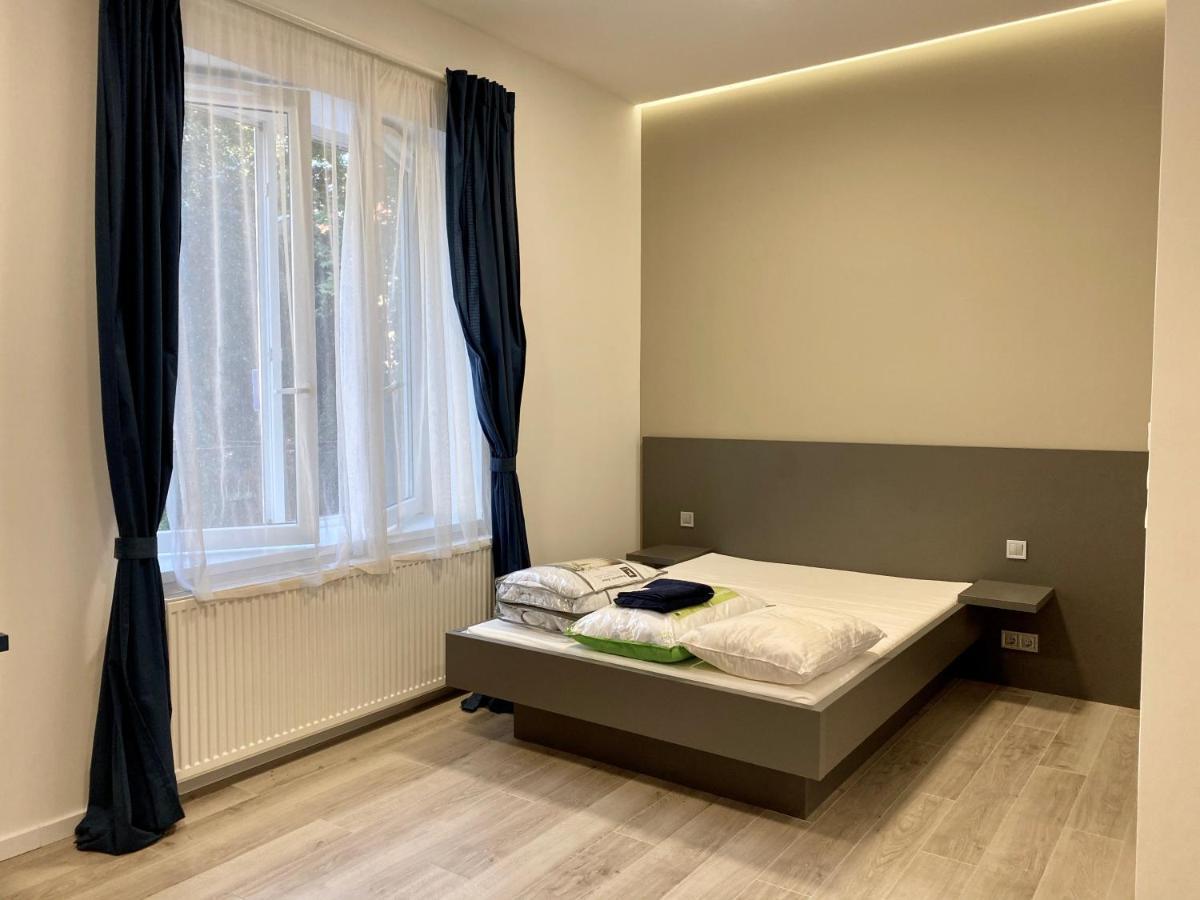 Ferienwohnung Jogasz Street - A. Apartman Pécs Exterior foto